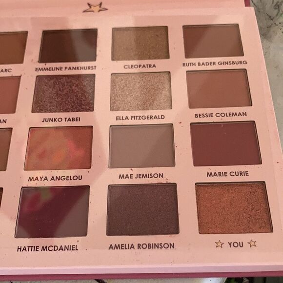 Ciate London Woman of Power Eye Pallette - Picture 8 of 9